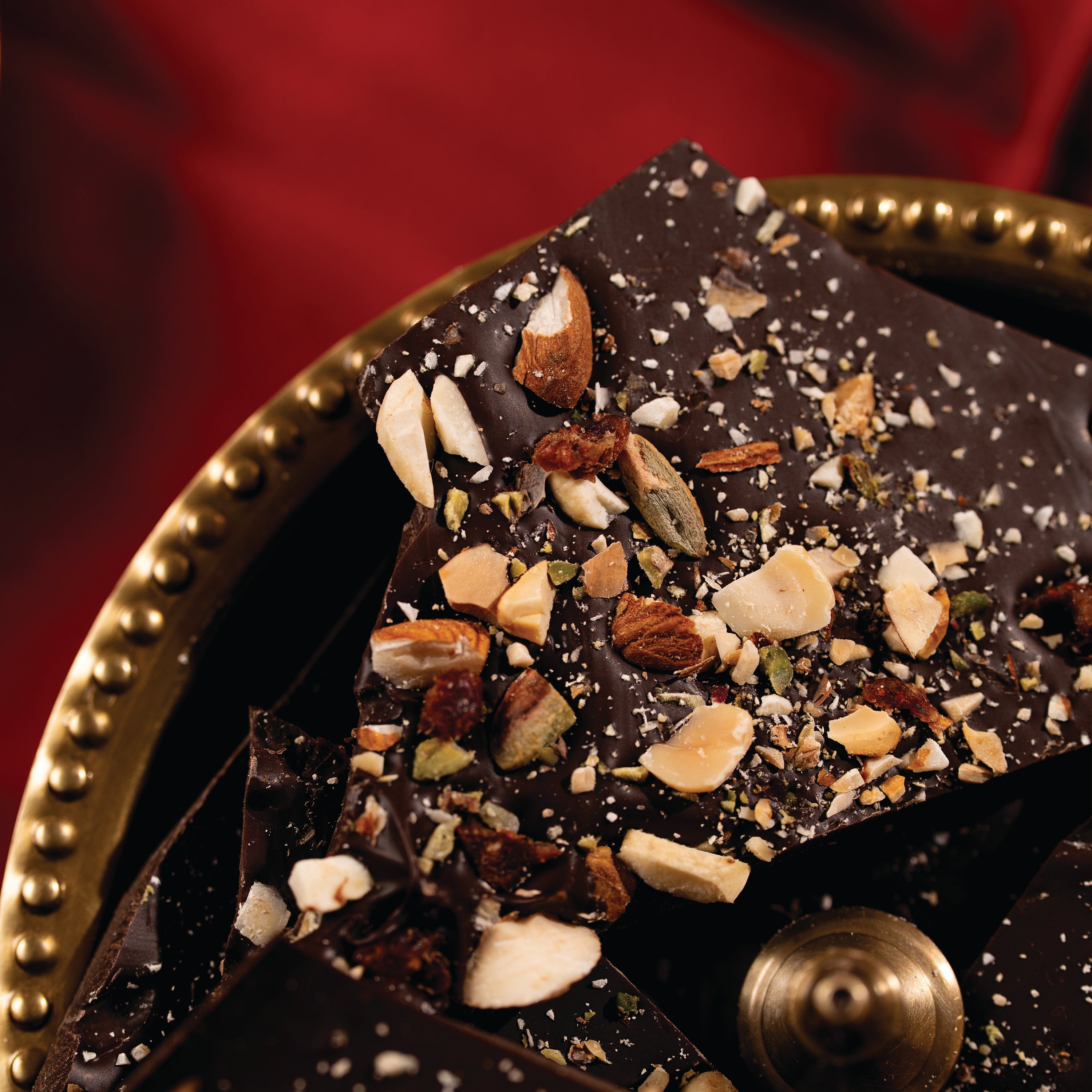 Roasted Nuts Barks - 35% Milk Chocolate